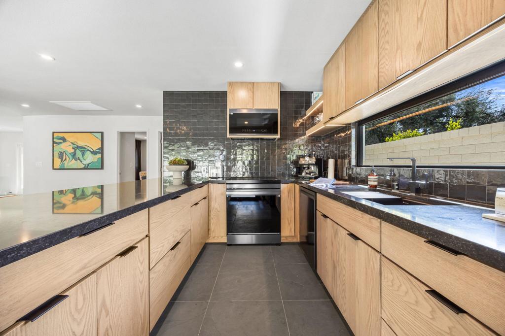 MLS #219146337PS image #18