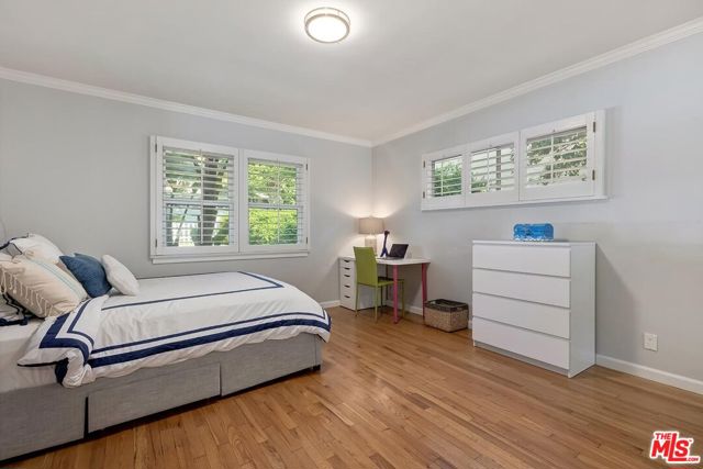 4219 Saugus Avenue, Sherman Oaks CA: https://media.crmls.org/mediaz/56f350fd-54b8-47c1-acac-091f4349d8dc.jpg