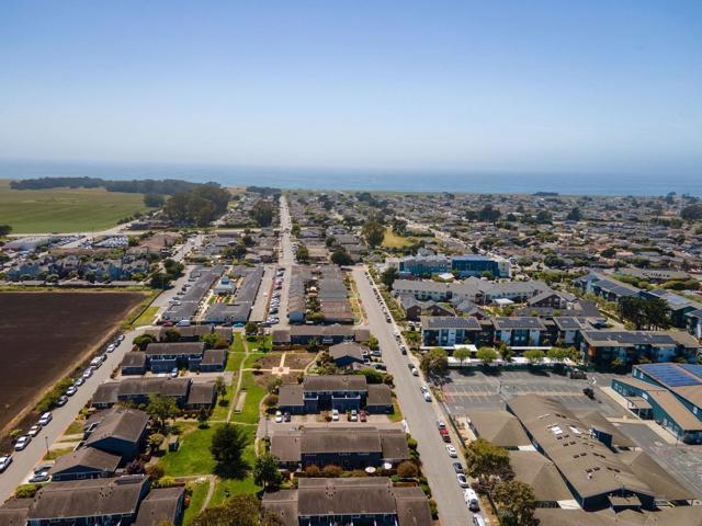 1026 Suzanne Court, Half Moon Bay CA: https://media.crmls.org/mediaz/56f4b213-26a8-43e7-bf8b-5d76939e2031.jpg