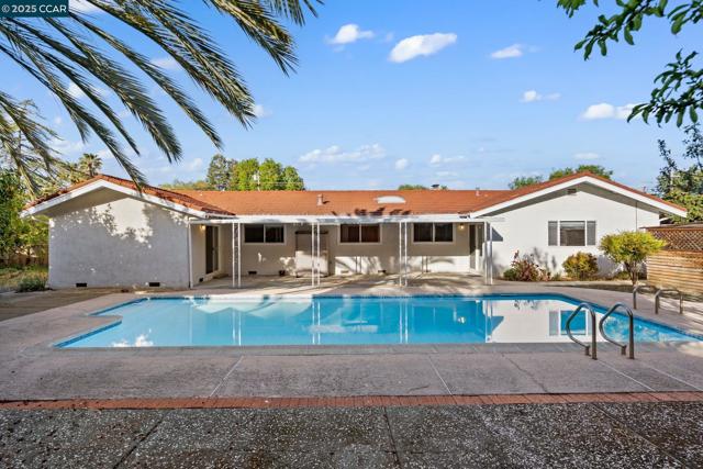 3710 Northridge Dr, Concord CA: https://media.crmls.org/mediaz/56f51b74-aafe-4825-9f1b-702339371e3e.jpg