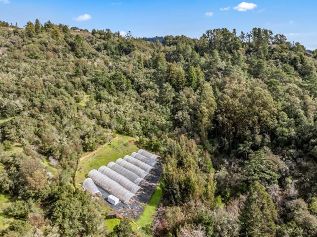 530 Apple Valley Lane, Watsonville CA: https://media.crmls.org/mediaz/56f5202f-dd76-4923-ae2f-7ed06018cb9d.jpg