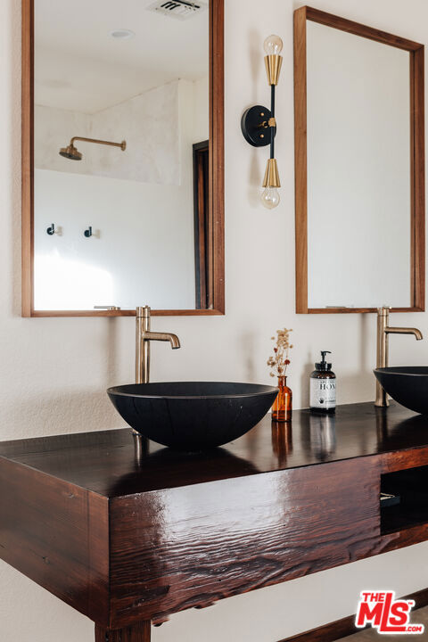 https://media.crmls.org/mediaz/56f6567d-4f29-4185-bc83-e3eec101e114.jpg?preset=X-Large