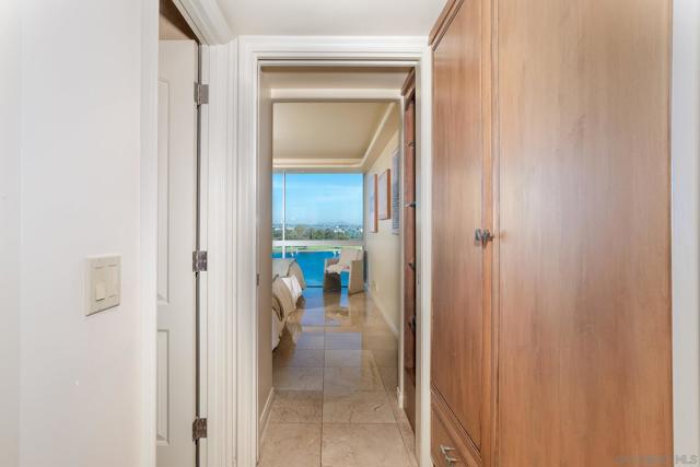 Image 22 of 46 For 1810 Avenida Del Mundo  703