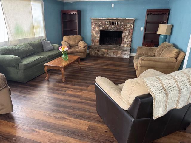 1059 Nevada Avenue, Oroville CA: https://media.crmls.org/mediaz/56f9252f-e699-4cce-9c4e-5ffc32821898.jpg