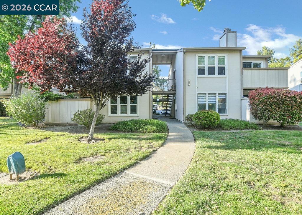 375 Camelback Rd #3