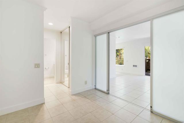 3136 Via Alicante, La Jolla CA: https://media.crmls.org/mediaz/56fa7e67-011e-43bc-be62-4a28d2a41252.jpg