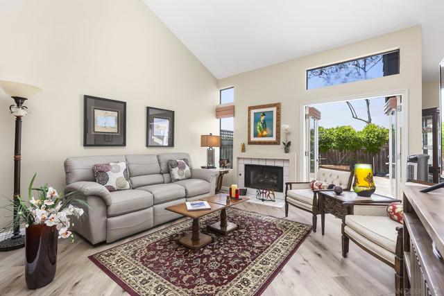 6317 CAMINITO DEL PASTEL, San Diego CA: https://media.crmls.org/mediaz/56fb3c00-a3bf-47e0-899c-a91400ef06bb.jpg