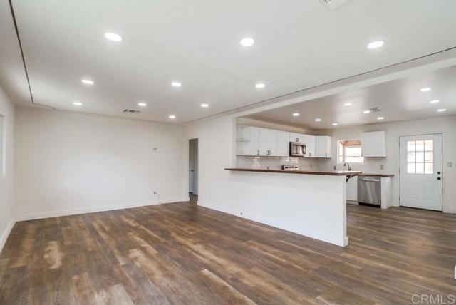 Image 5 of 72 For 631 Rosalie Way
