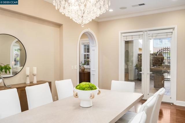 206 Glory Lily Ct, San Ramon CA: https://media.crmls.org/mediaz/56fbfcee-75f0-45c9-b979-845bec10d453.jpg