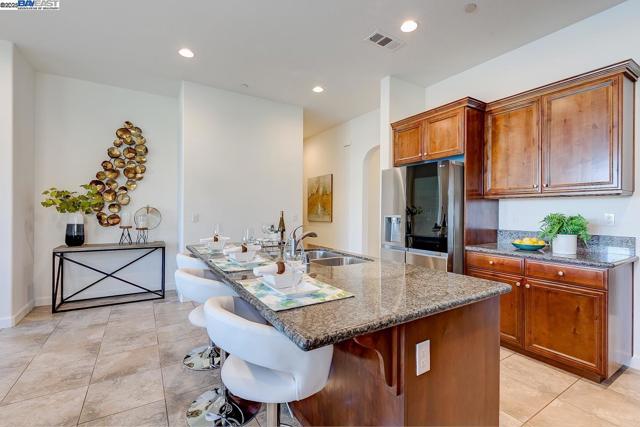 1440 Riva Trigoso Dr, Manteca CA: https://media.crmls.org/mediaz/56fc8c8e-2e47-4718-9b41-9f29c4e50c58.jpg