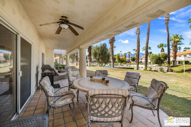 237 E Vista Royale Circle, Palm Desert CA: https://media.crmls.org/mediaz/56fd1d8e-a808-4df4-9271-e3343a8e63d6.jpg