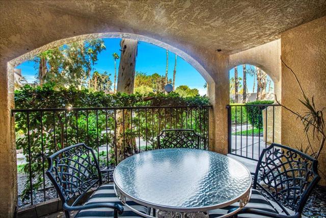 200 E Racquet Club Road, Palm Springs CA: https://media.crmls.org/mediaz/56fdb420-6f11-4408-bd4c-753bea85305c.jpg