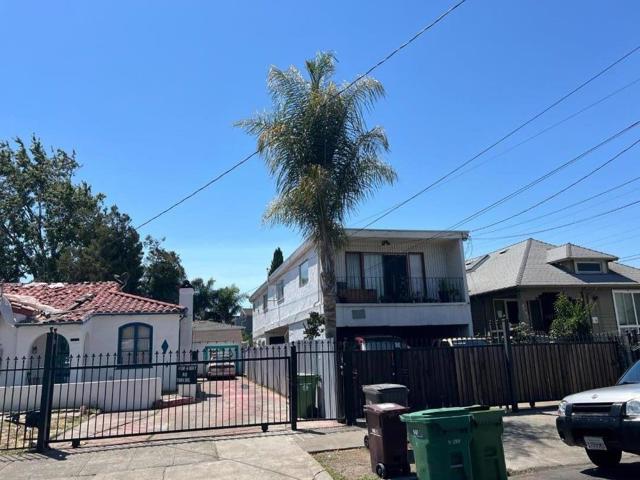 8707 A Street, Oakland CA: https://media.crmls.org/mediaz/56fe152b-a638-4a01-a766-073b2fcf54e8.jpg