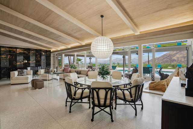 855 W Coronado Avenue, Palm Springs, CA 92262