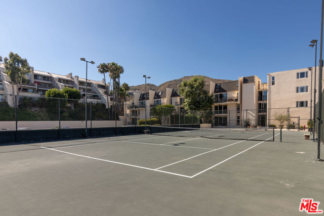 23901 Civic Center Way, Malibu CA: https://media.crmls.org/mediaz/56ff41bd-10cb-4963-84fc-e479a93fc790.jpg