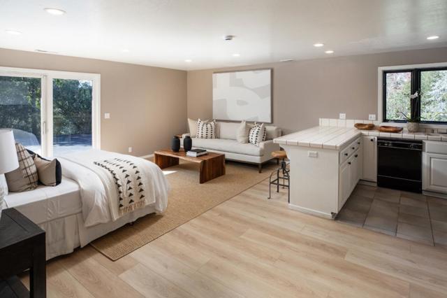 26201 Dori Lane, Los Altos Hills CA: https://media.crmls.org/mediaz/57013003-3693-42fa-86fa-a2fb1942916c.jpg