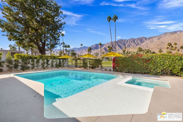 2367 S Yosemite Drive, Palm Springs CA: https://media.crmls.org/mediaz/5701354c-b82d-45a9-aa88-87cb84f4c14d.jpg