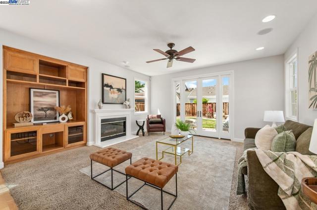 5640 Carnegie Way, Livermore CA: https://media.crmls.org/mediaz/5701d38c-dff8-4664-8fef-7ff81767fe60.jpg