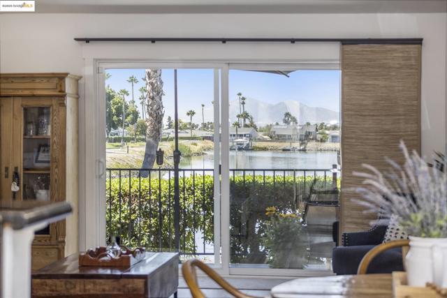1550 Trawler St, Discovery Bay CA: https://media.crmls.org/mediaz/5701f3fd-068e-460a-91b1-b4f96ac403f6.jpg