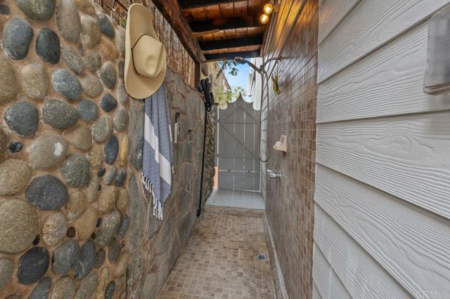 159 W Diana, Encinitas CA: https://media.crmls.org/mediaz/5702581b-4c24-4aa8-890f-c8856d01c43a.jpg