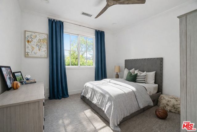 Image 27 of 39 For 11813 Woodbine Avenue