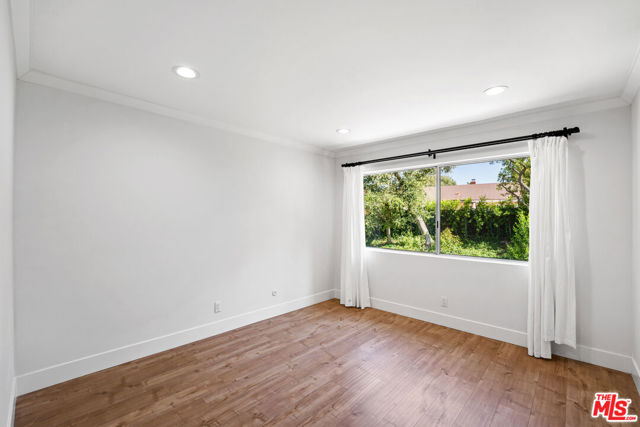 22619 Town Crier Road, Calabasas CA: https://media.crmls.org/mediaz/57029731-6a0a-4a42-8d87-8a24975248bf.jpg