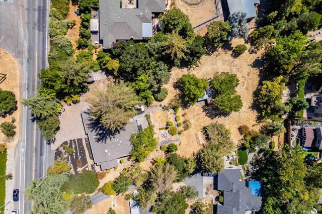 1069 Coombsville Rd, Napa CA: https://media.crmls.org/mediaz/5702dc86-aea7-4126-8172-a3fb26dbc546.jpg