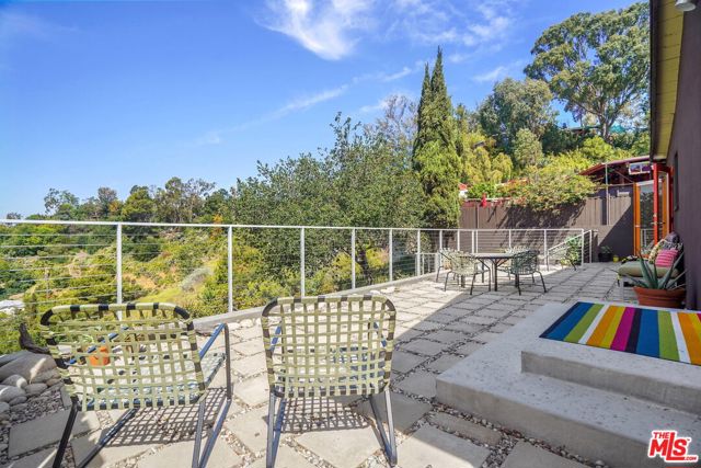 1865 UPPERTON Avenue, Los Angeles CA: https://media.crmls.org/mediaz/5702df59-4916-44fb-9577-a4adbfa81b62.jpg