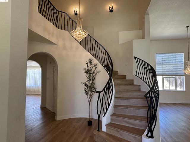 Image 2 of 22 For 1944 Mokelumne Dr