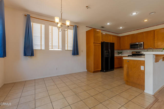 Detail Gallery Image 11 of 29 For 7505 Eisenhower St, Ventura,  CA 93003 - 3 Beds | 2 Baths