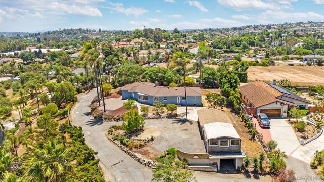 2530 Pruett Dr, Vista CA: https://media.crmls.org/mediaz/5703eaa3-26c5-47d6-a5c1-737a02f0a675.jpg