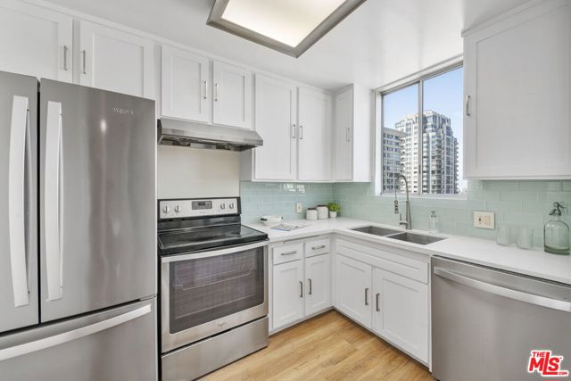 10751 Wilshire Boulevard, Los Angeles CA: https://media.crmls.org/mediaz/57043b73-8ccb-4f71-b82b-73fc5f0d34cc.jpg