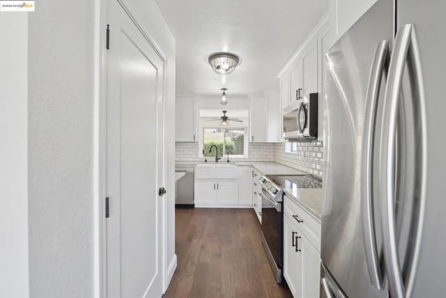 204 Pebblecreek Ct, Martinez CA: https://media.crmls.org/mediaz/5704b8ef-f965-4018-8b0b-fb1c9eab3089.jpg