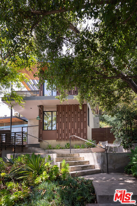 1855 Redcliff Street, Los Angeles CA: https://media.crmls.org/mediaz/57057ce2-28b8-4f3e-b732-12f12b9c13b7.jpg