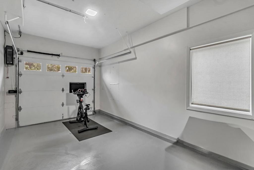 https://media.crmls.org/mediaz/5706fa6e-e3d9-4906-b261-0bc92b24049c.jpg?preset=X-Large