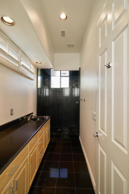 9 Cartier Court, Rancho Mirage CA: https://media.crmls.org/mediaz/57072859-e8e4-49e8-9cc1-ee740a029f23.jpg