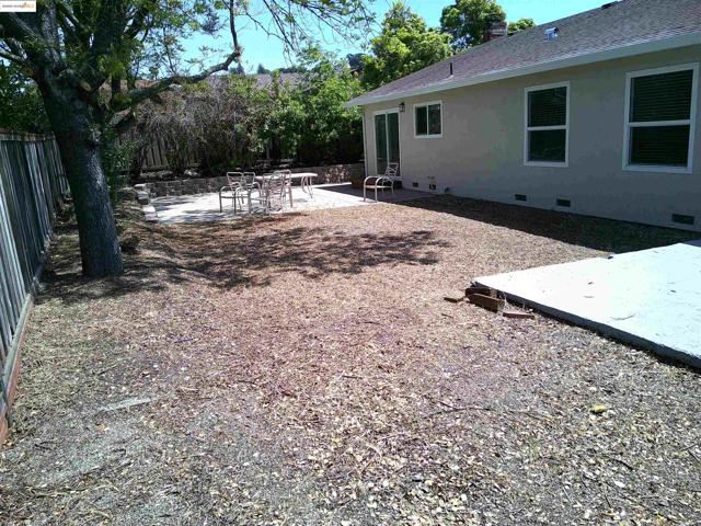 139 Heather Ave, Hercules CA: https://media.crmls.org/mediaz/57077c1b-1a92-4458-9460-551c6b94636b.jpg