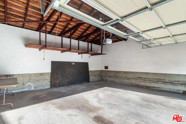 5160 Los Feliz Boulevard, Los Angeles CA: https://media.crmls.org/mediaz/5707e96a-e353-475a-a520-e768a922e1dd.jpg