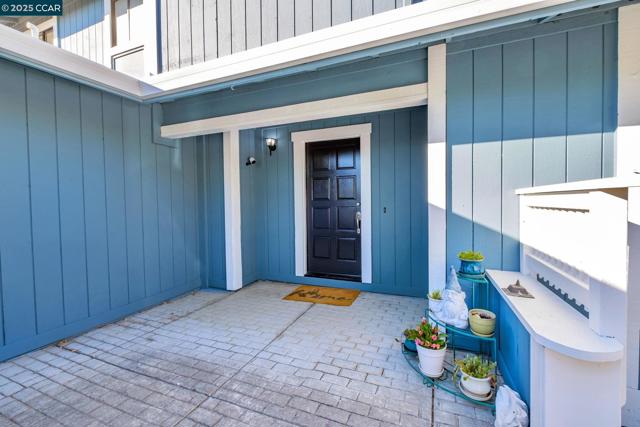 154 Turnberry Way, Vallejo CA: https://media.crmls.org/mediaz/5707f46b-737a-4408-8ffb-afdf9c6d93e5.jpg