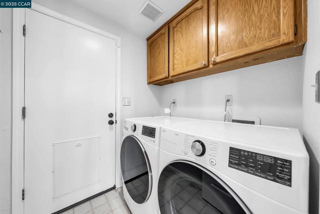 1618 Brush Creek Place, Danville CA: https://media.crmls.org/mediaz/5708a192-fa33-421b-8b5c-eee0754e2eb6.jpg