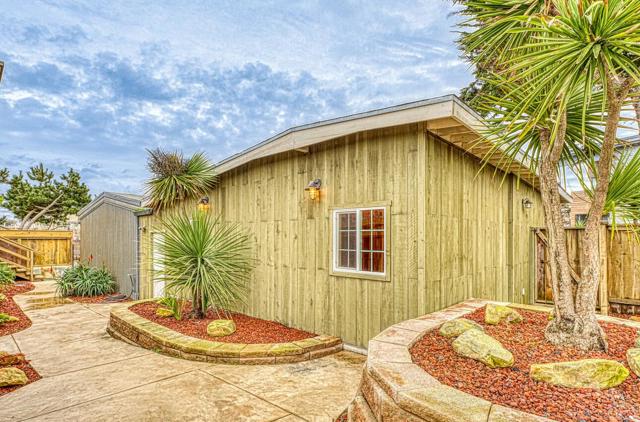 7550 Sandholdt Road, Moss Landing CA: https://media.crmls.org/mediaz/5708e95d-bb90-4165-8e4d-dbdec56b81a2.jpg