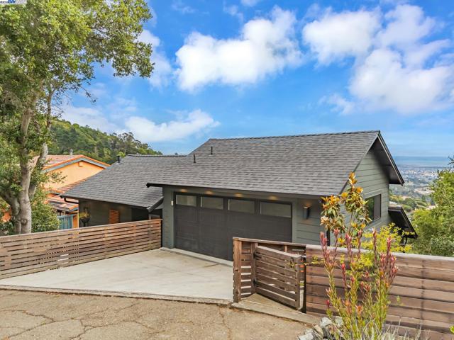 1106 Besito Ave, Berkeley CA: https://media.crmls.org/mediaz/57090688-4618-4765-9d49-bdc242916350.jpg