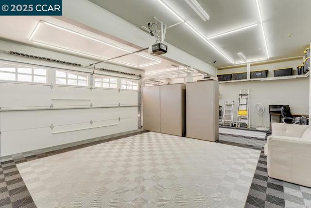 363 Fletcher Lane, Brentwood CA: https://media.crmls.org/mediaz/57090e3f-3e53-42cc-b6a2-14ef4400e35e.jpg