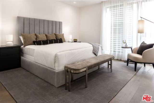 411 S Hamel Road, Los Angeles CA: https://media.crmls.org/mediaz/5709353e-8479-4087-8661-ad8271156e67.jpg