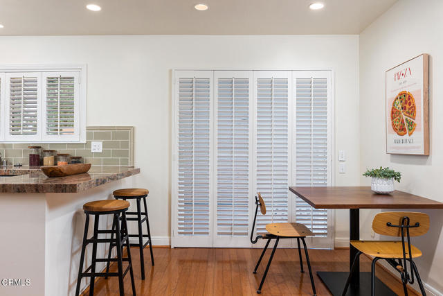 1200 S Orange Grove Boulevard, Pasadena CA: https://media.crmls.org/mediaz/5709d24e-5793-49a3-b14e-bb2af87b7d96.jpg