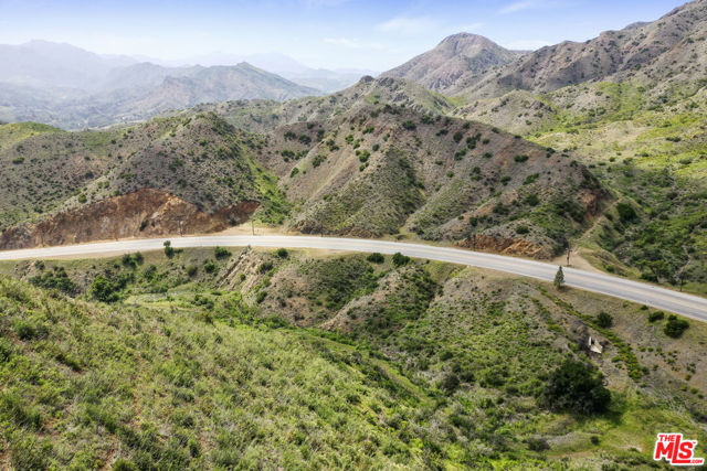 1 Kanan Rd, Agoura Hills CA: https://media.crmls.org/mediaz/5709f79c-c54d-470f-952f-d6541908c852.jpg