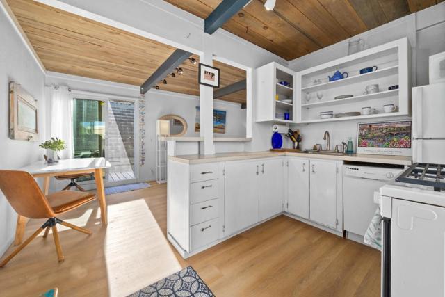 360 36th Avenue, Santa Cruz CA: https://media.crmls.org/mediaz/570a1276-b0ec-423c-ae7f-dfa70119798c.jpg