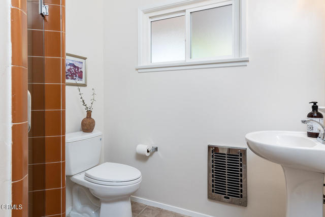 Detail Gallery Image 17 of 29 For 3663 Roderick Rd, Los Angeles,  CA 90065 - 3 Beds | 2 Baths