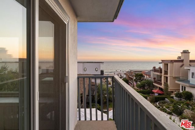 224 18th Street, Manhattan Beach, California 90266, 6 Bedrooms Bedrooms, ,4 BathroomsBathrooms,Residential,Sold,18th,24437787