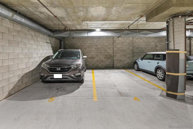 4080 Front Street, San Diego CA: https://media.crmls.org/mediaz/570b25b3-e837-4ef4-8149-aab1bfbbe851.jpg